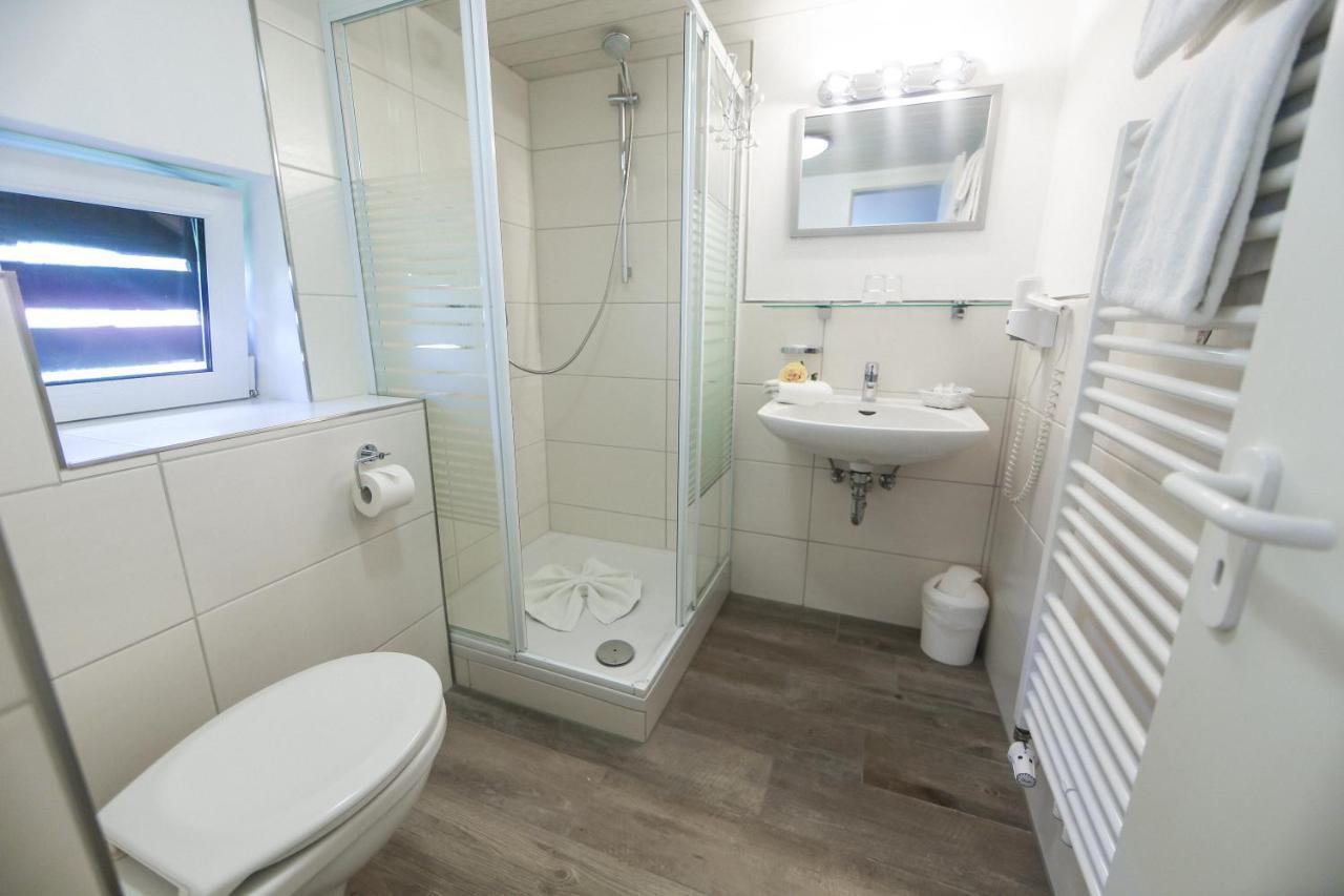 אובריוך Hotel Schonblick מראה חיצוני תמונה