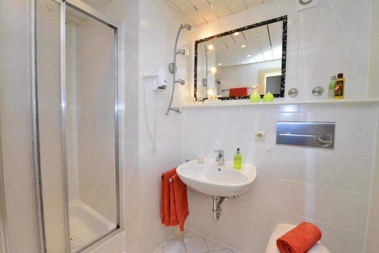 אובריוך Hotel Schonblick מראה חיצוני תמונה