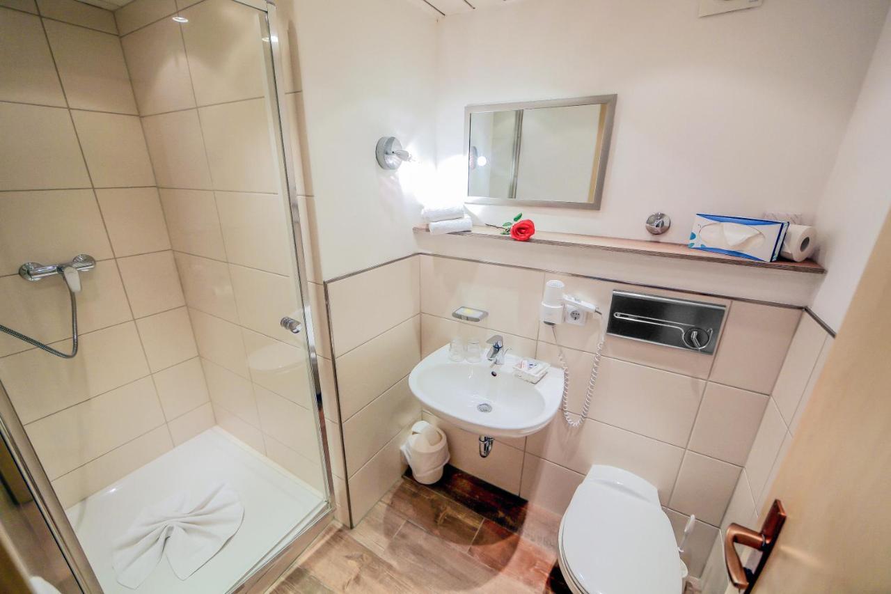 אובריוך Hotel Schonblick מראה חיצוני תמונה